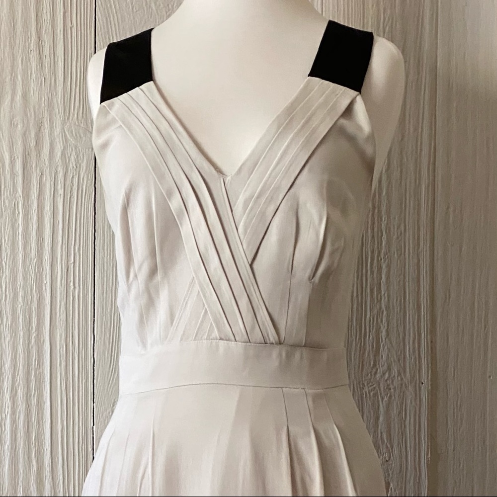 Banana Republic Monogram Collection Form Fitting Silk Dress Size 4 - Picture 5 of 14
